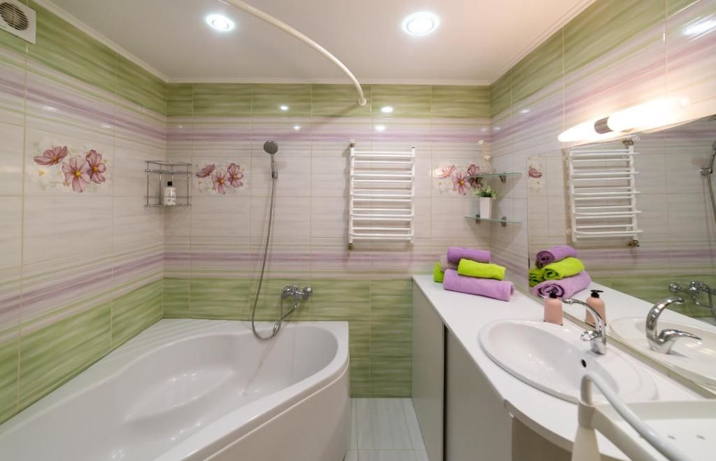 Апартаменты Центр. 2-комн. Генерала Алмазова 4. Киев-21