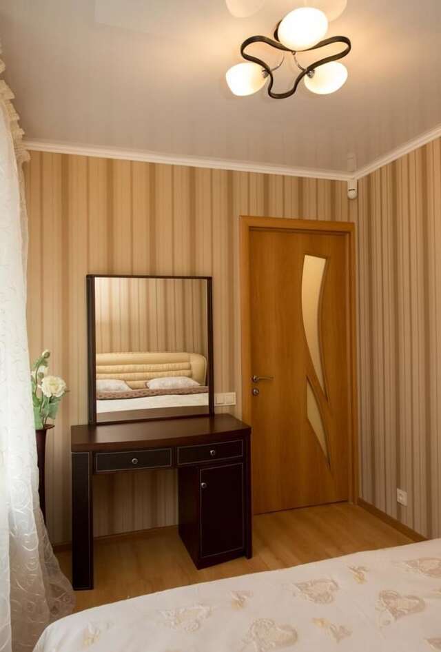 Апартаменты Центр. 2-комн. Генерала Алмазова 4. Киев-13