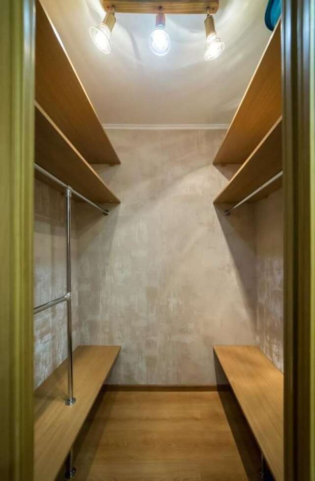 Апартаменты Центр. 2-комн. Генерала Алмазова 4. Киев-22